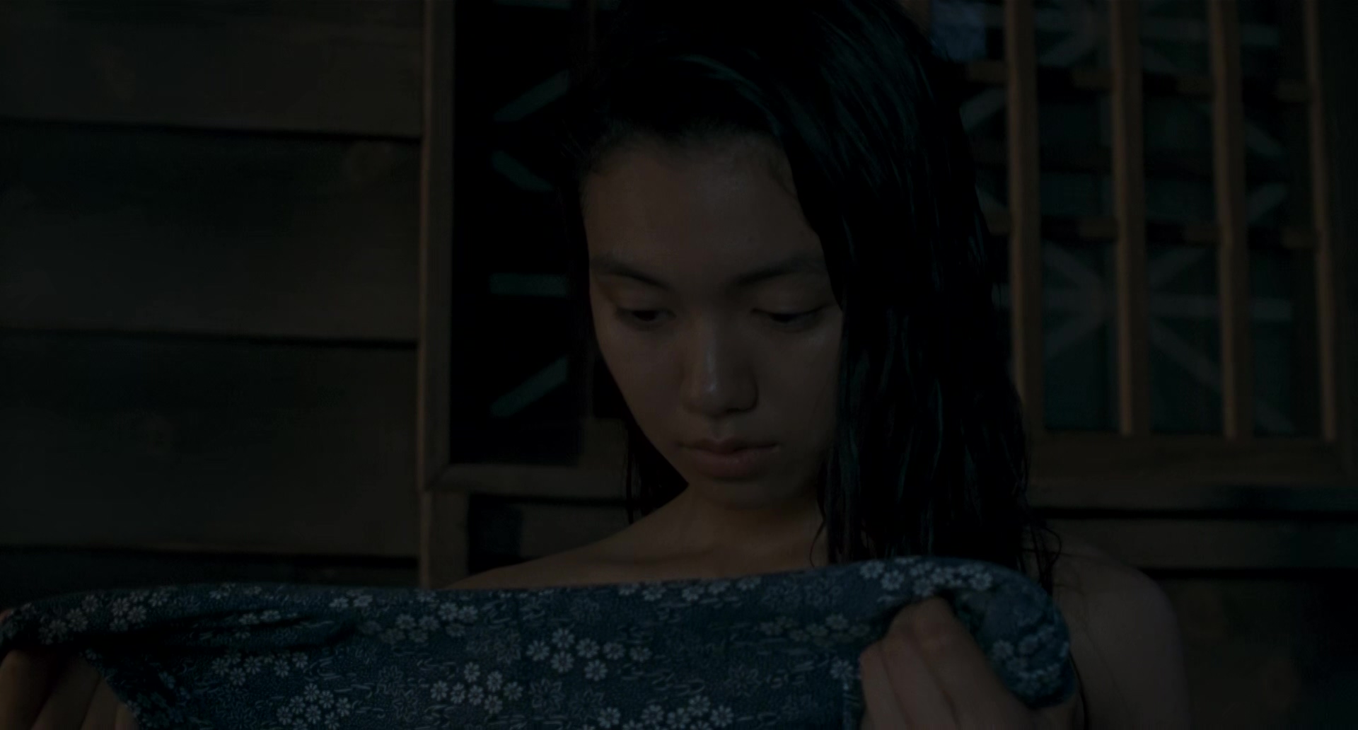 日本的天空下2015.mkv_20250129_140322.682.jpg