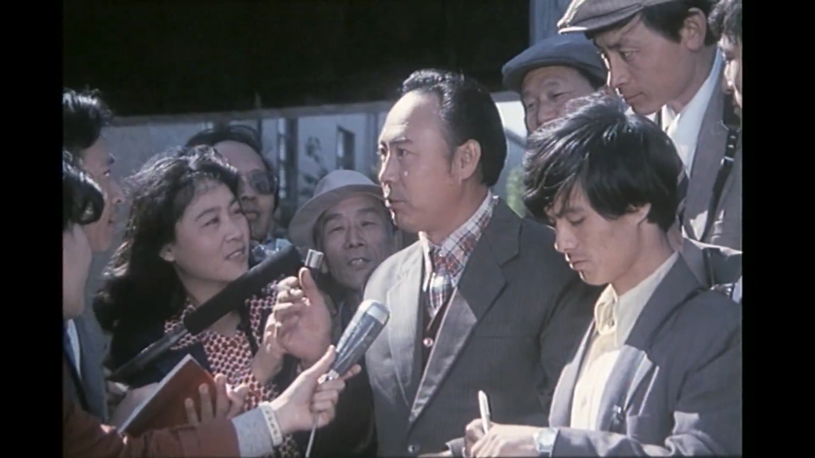 奔向银幕的马.MP4_20250205_141541.412.jpg
