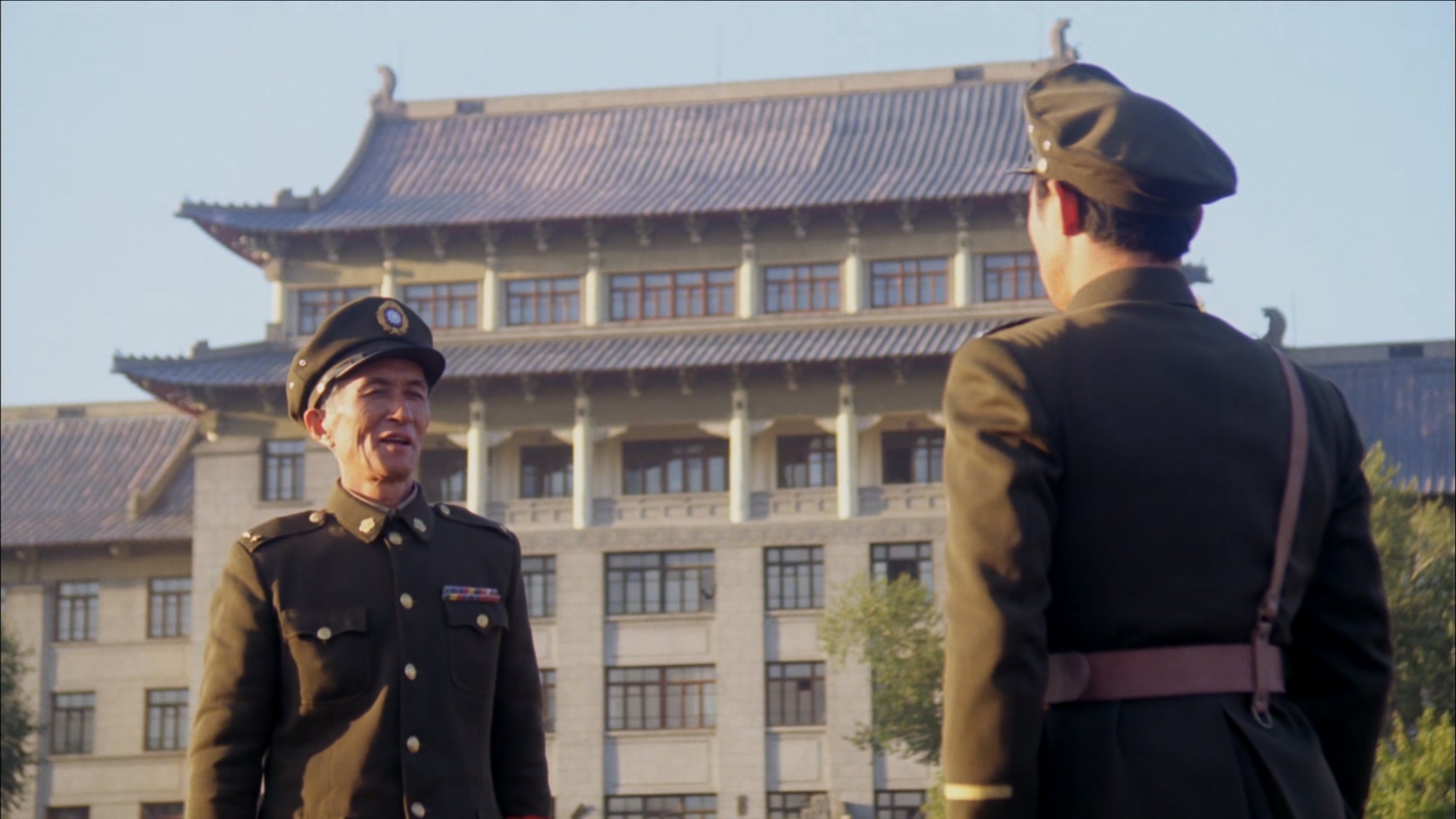 戴勋章的走私犯.mkv_20250302_114602.164.jpg
