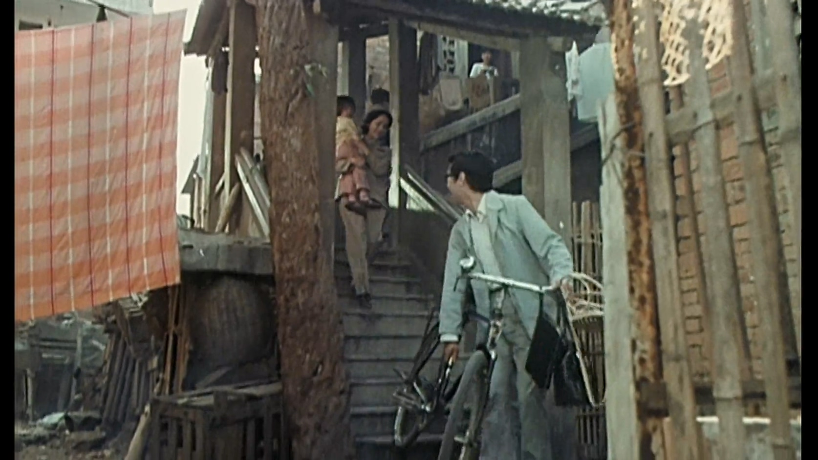 港湾不平静.mkv_20250310_111213.174.jpg