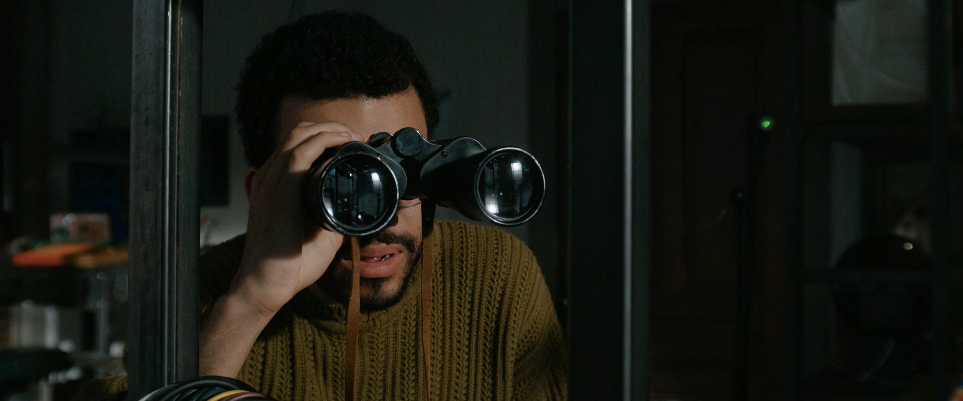 偷窥者.The.Voyeurs.2021.1080p.WEB.H264-TIMECUT.mkv_20250328_225010.359.jpg