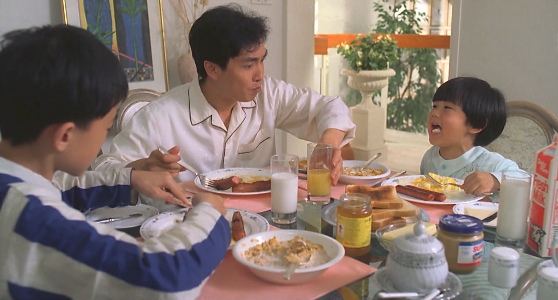 爱的世界.The.Story.Of.My.Son.1990.mp4_20250503_095756.777.jpg