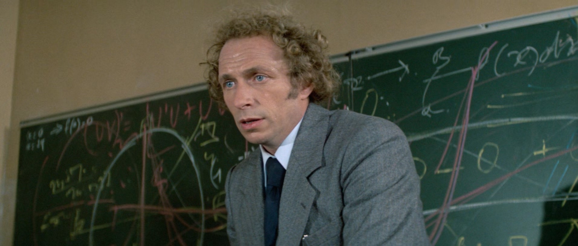 千差万错不是错.La.moutarde.me.monte.au.nez.1974.BluRay.1080p.x265.10bit.国法双语.jpg