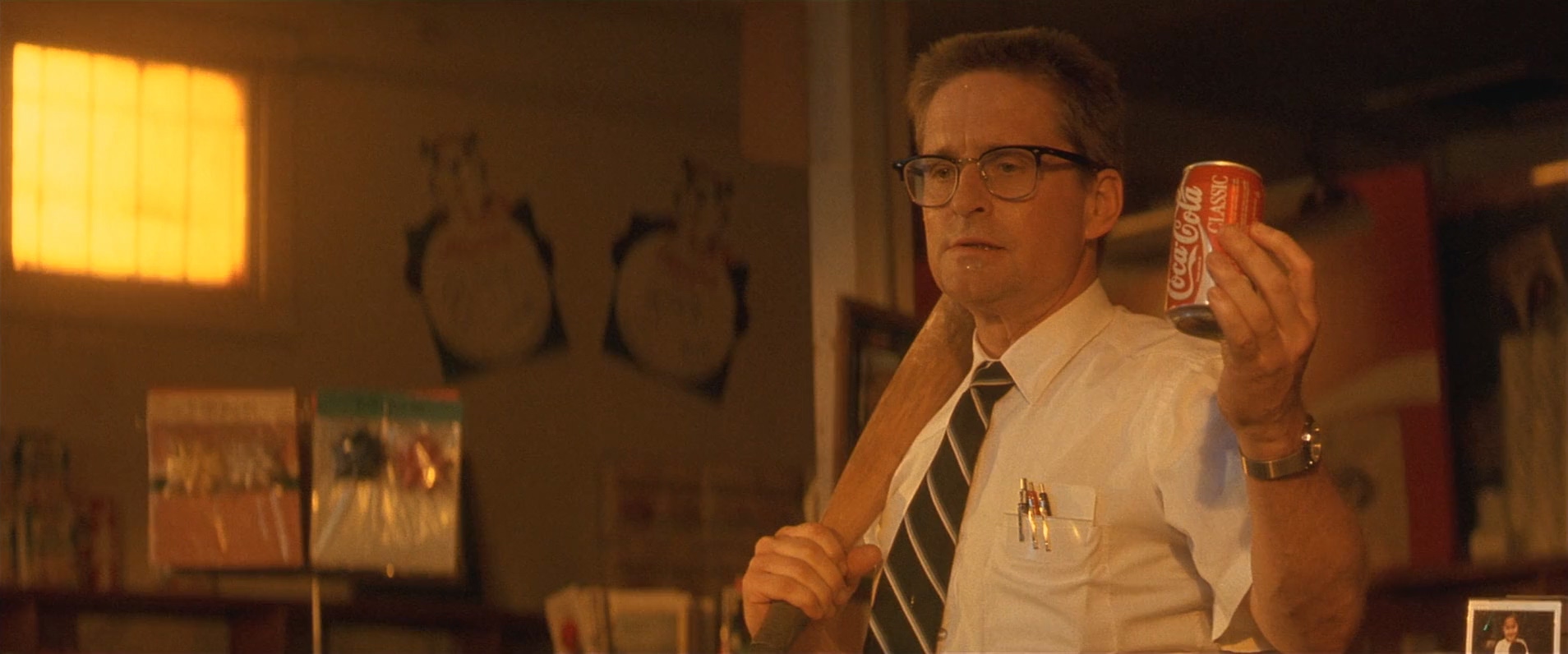 Falling.Down.1993.1080p.BluRay.x264.YIFY.mkv_20250504_211845.561.jpg