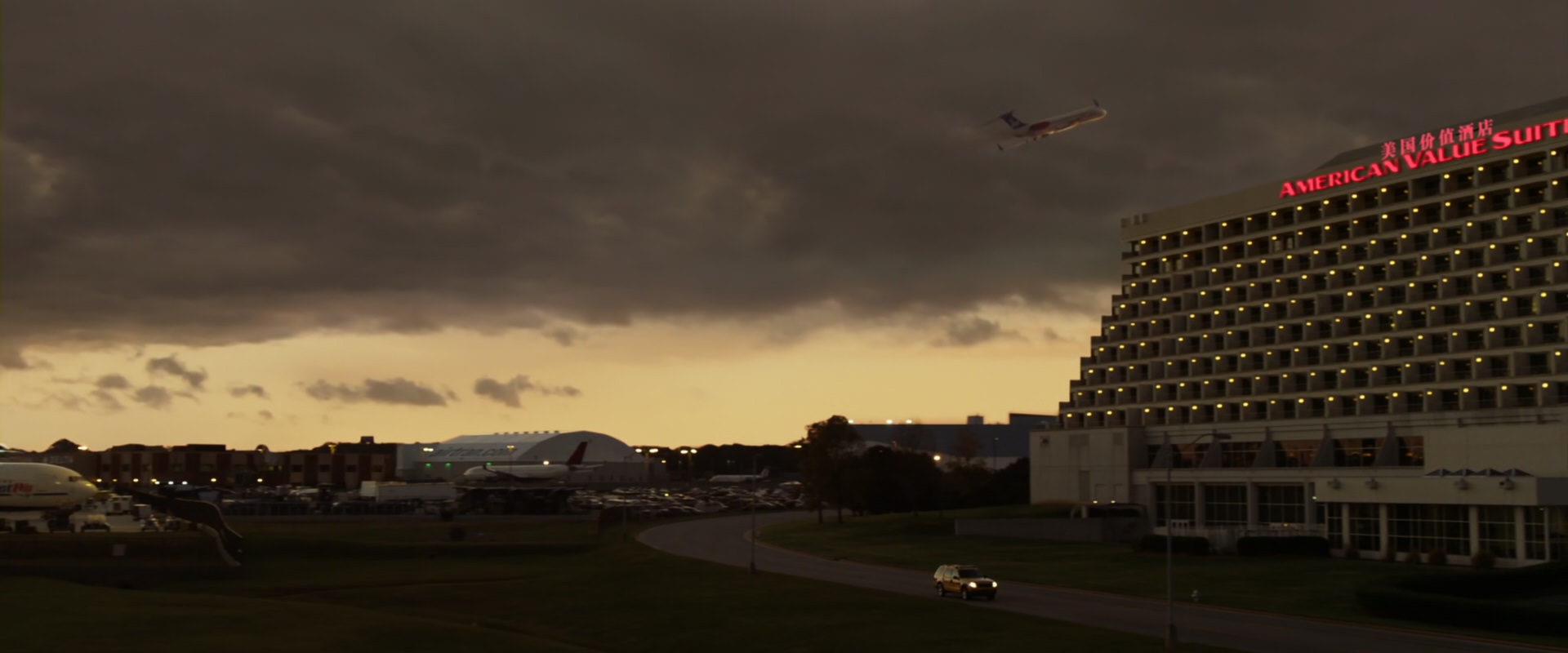 迫降航班.Flight.2012.1080p.x265.10bit.2audio.apekat特效字幕.mkv_20250528_095836.795.jpg