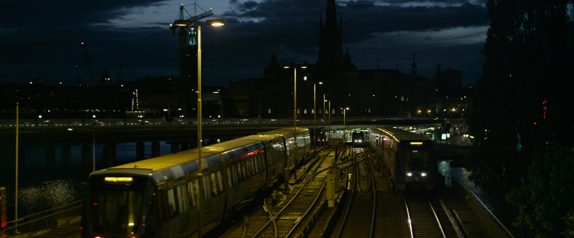 The.Girl.with.the.Dragon.Tattoo.2011.1080p.BluRay.x265-RARBG.mkv_20250612_230712.366.jpg