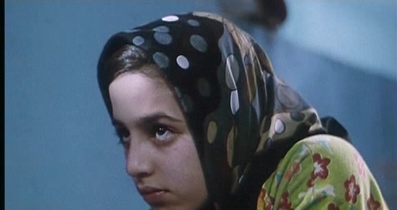 天使海亚.Hayat.2005.DVDRip.国英双语中字.mkv_20250705_220818.964.jpg