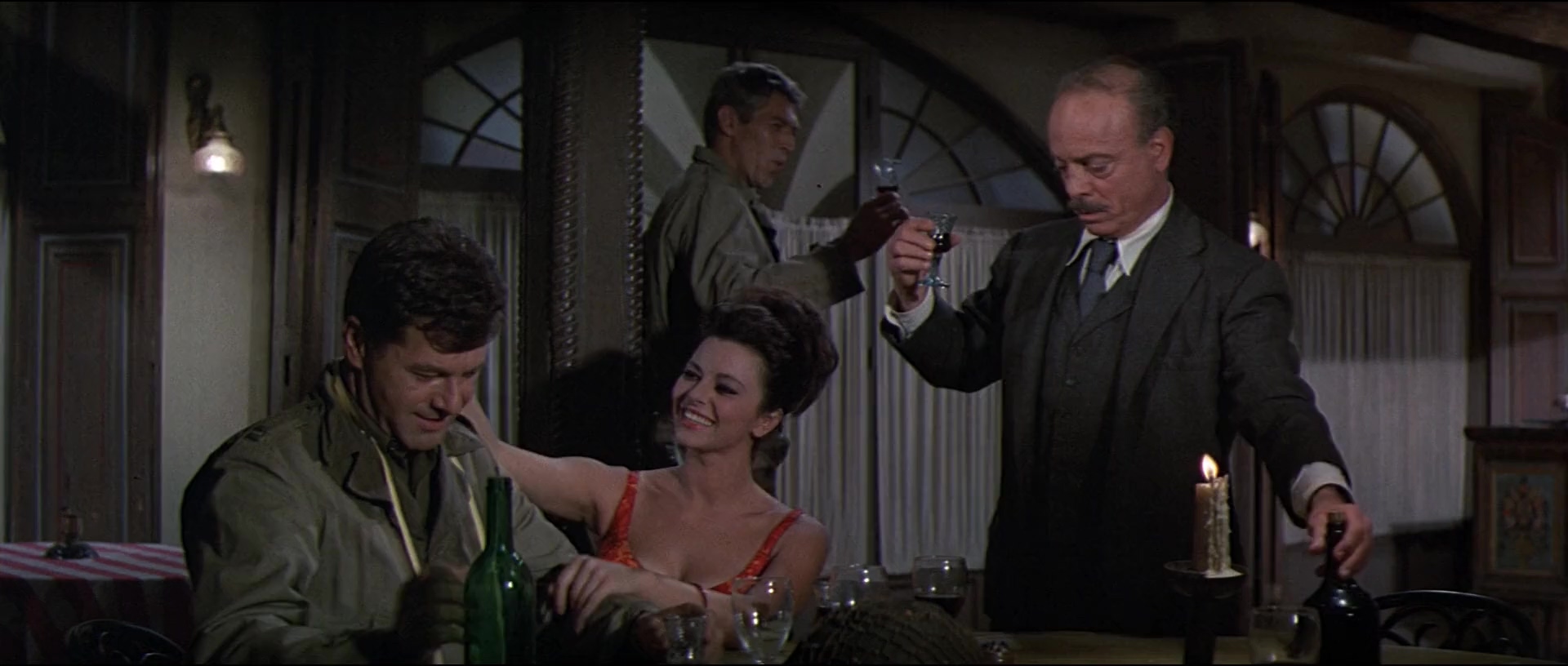 异想天开大逃亡.What.Did.You.Do.in.the.War.Daddy.1966.CNSC.mkv_20250709_124034.662.jpg