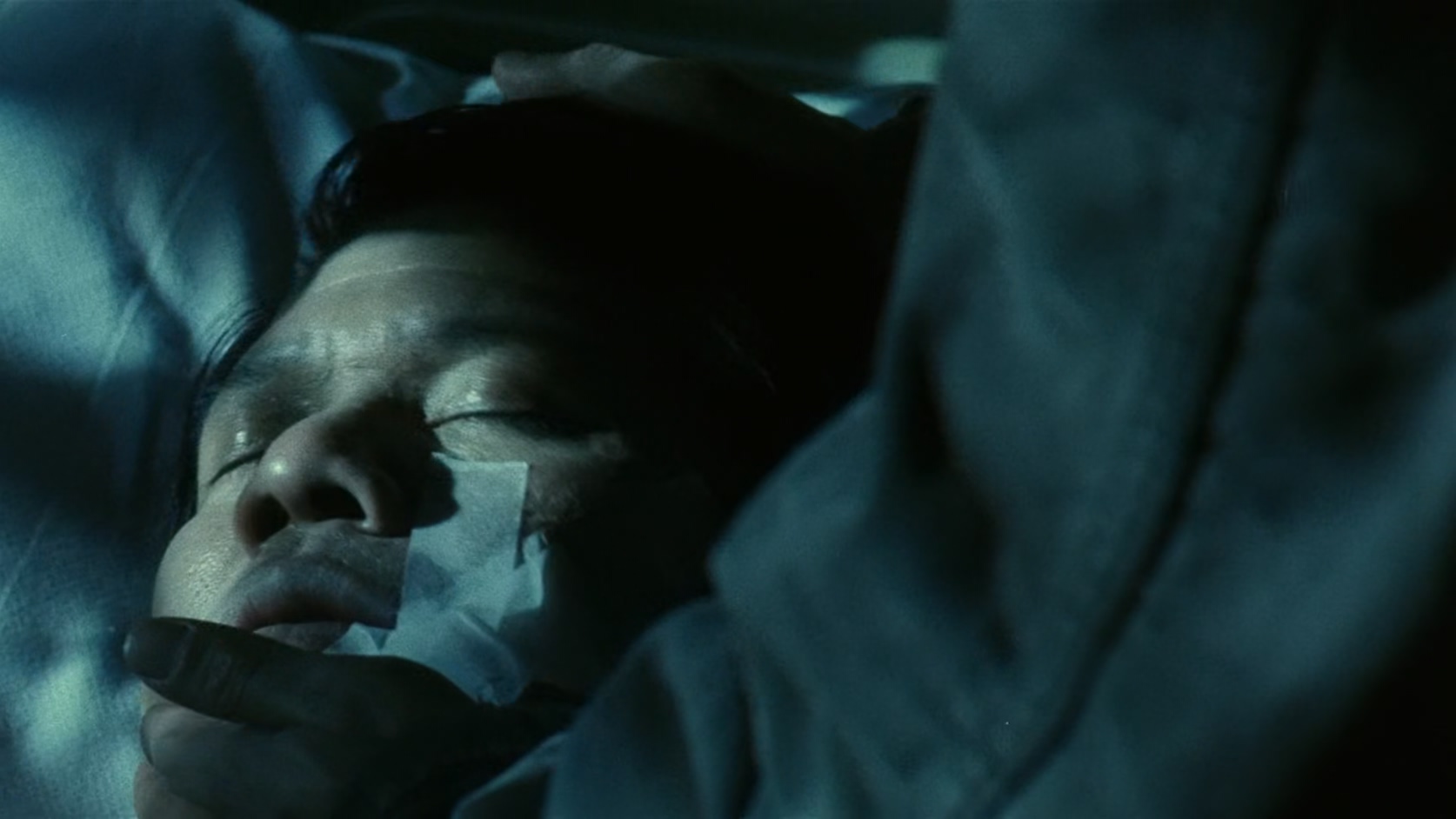 狗咬狗.Dog.Bite.Dog.2006.CHINESE.1080p.WEBRip.x265.2audio-VXT.mkv_20250712_111500.055.jpg
