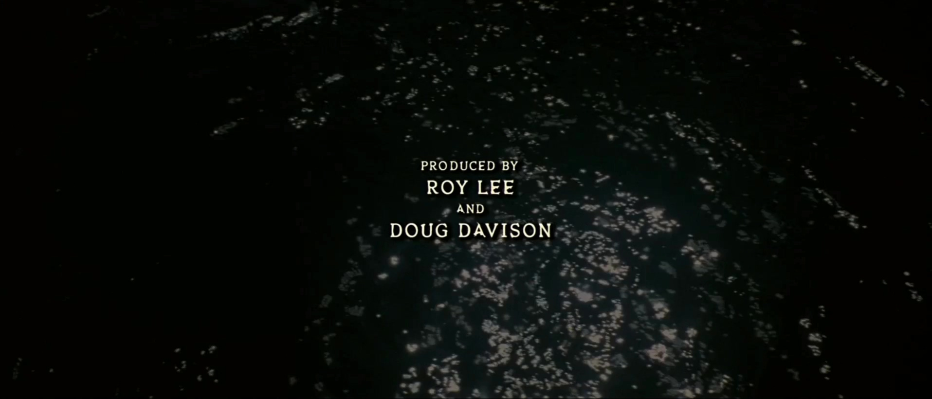 鬼水怪谈.Dark.Water.2005.2Audio.CN.mkv_20250712_155416.626.jpg