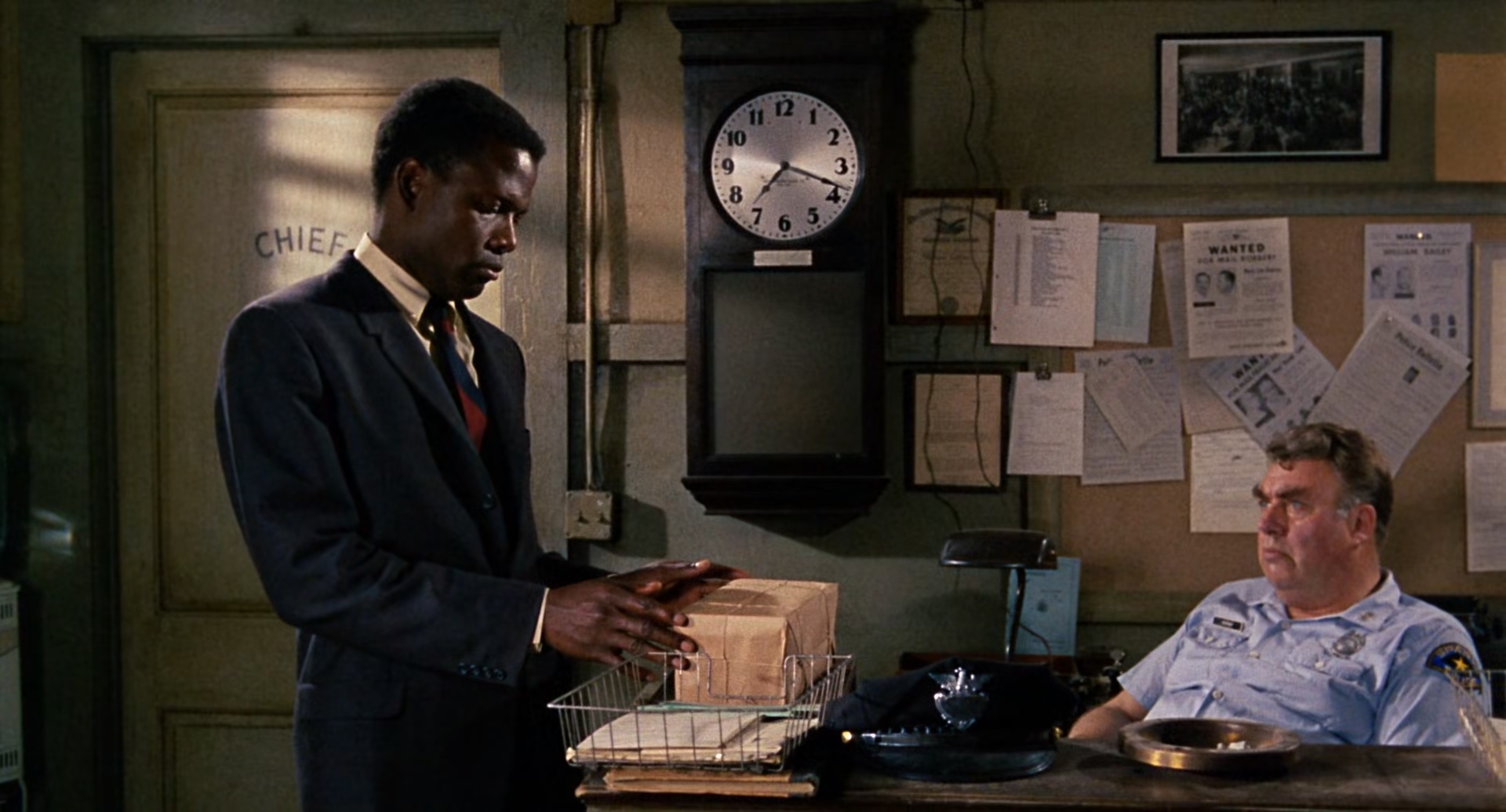 In.the.Heat.of.the.Night.1967.REMASTERED.1080p.BluRay.x265-RARBG.mkv_20250715_22.jpg