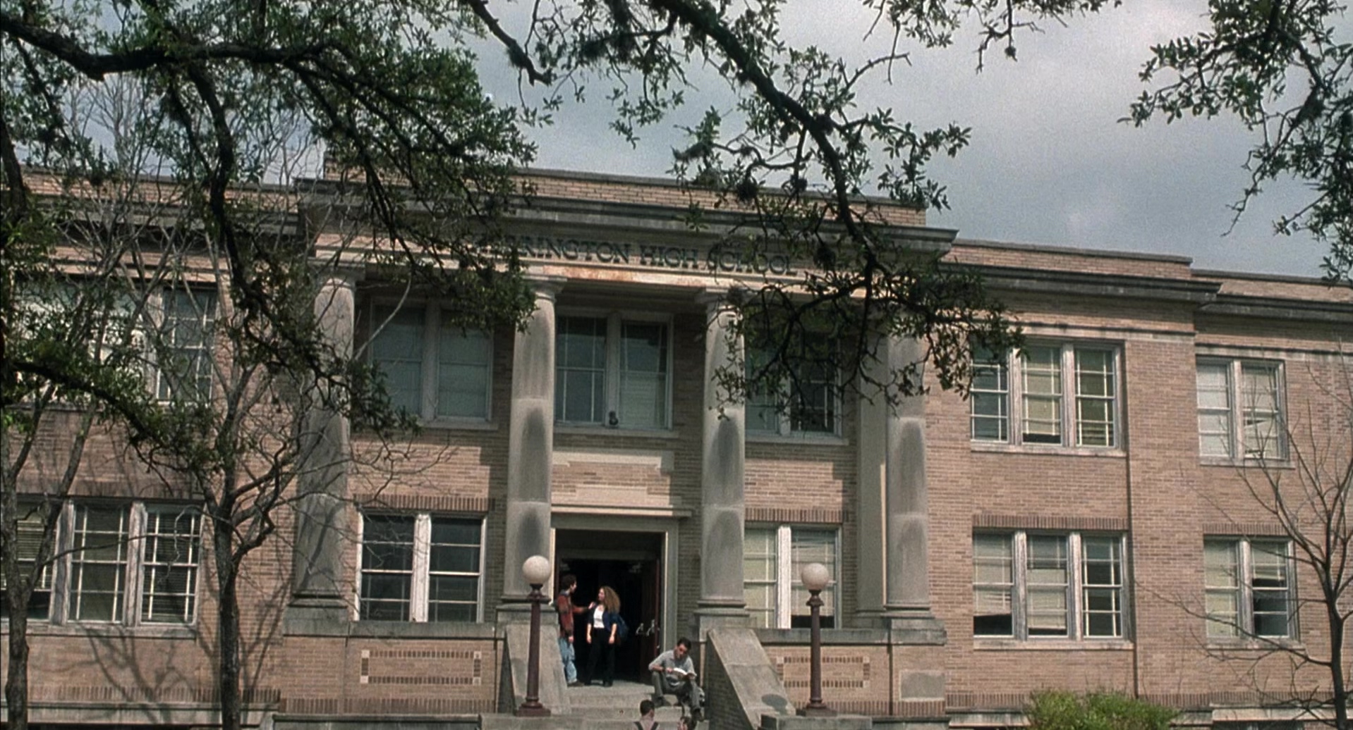 老师不是人.The.Faculty.1998.CN.mkv_20250717_134522.644.jpg