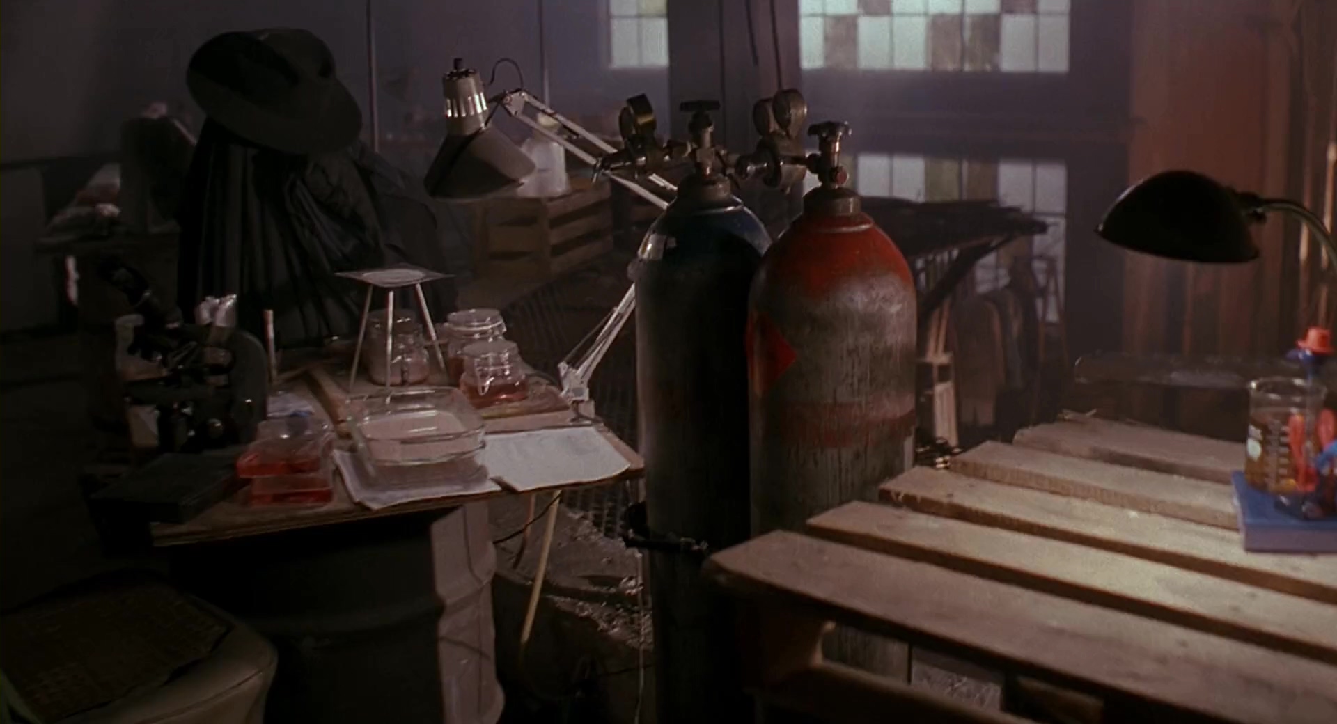 变形黑侠1.Darkman.1990.3Audio.CN.mkv_20250717_155414.569.jpg