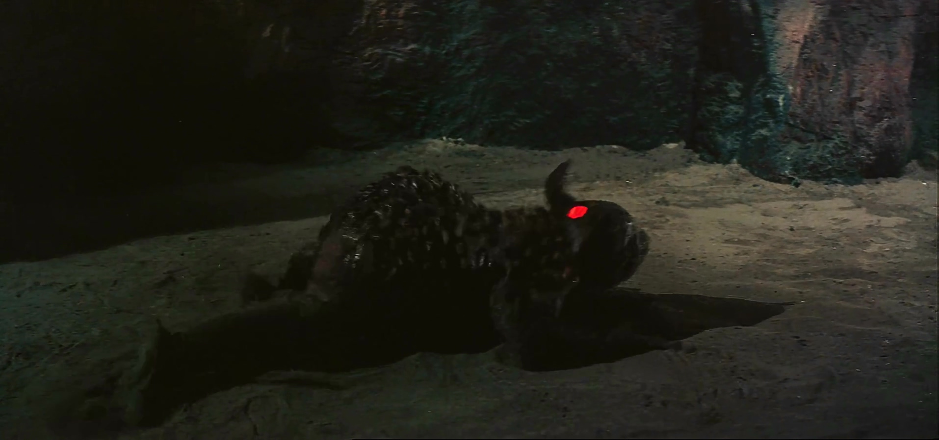 1983.天师撞邪(96分钟).1080P.国粤对应中字.mkv_20250717_020011.683.jpg