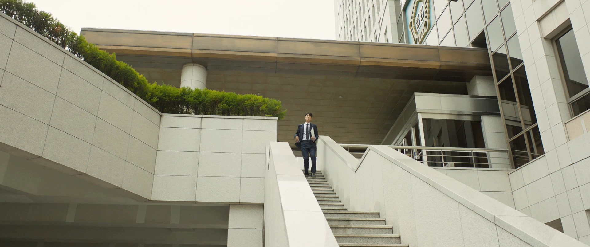 证人.Innocent.Witness.2019.2Audio.CN.mkv_20250731_155122.689.jpg
