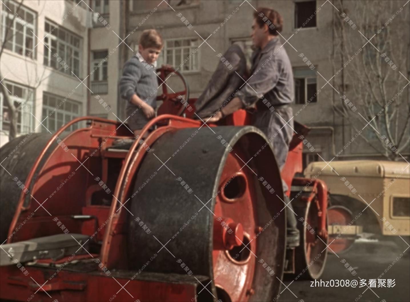 压路机和小提琴 The.Steamroller.and.the.Violin.1961.BluRay.1080p.x265.10bit.上译.jpg