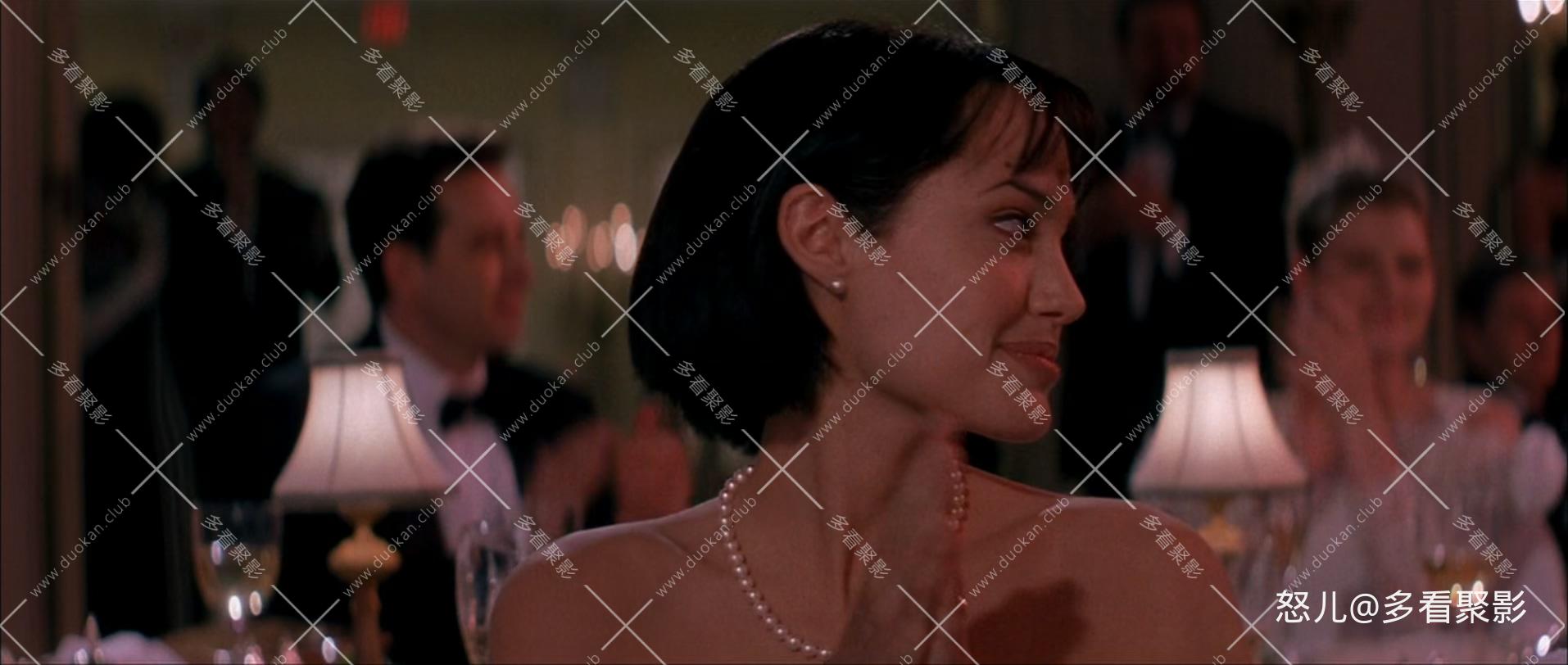 超越边界.Beyond.Borders.2003.1080p.BluRay.x265.2audio-RARBG (1).mkv_20260113_104.jpg