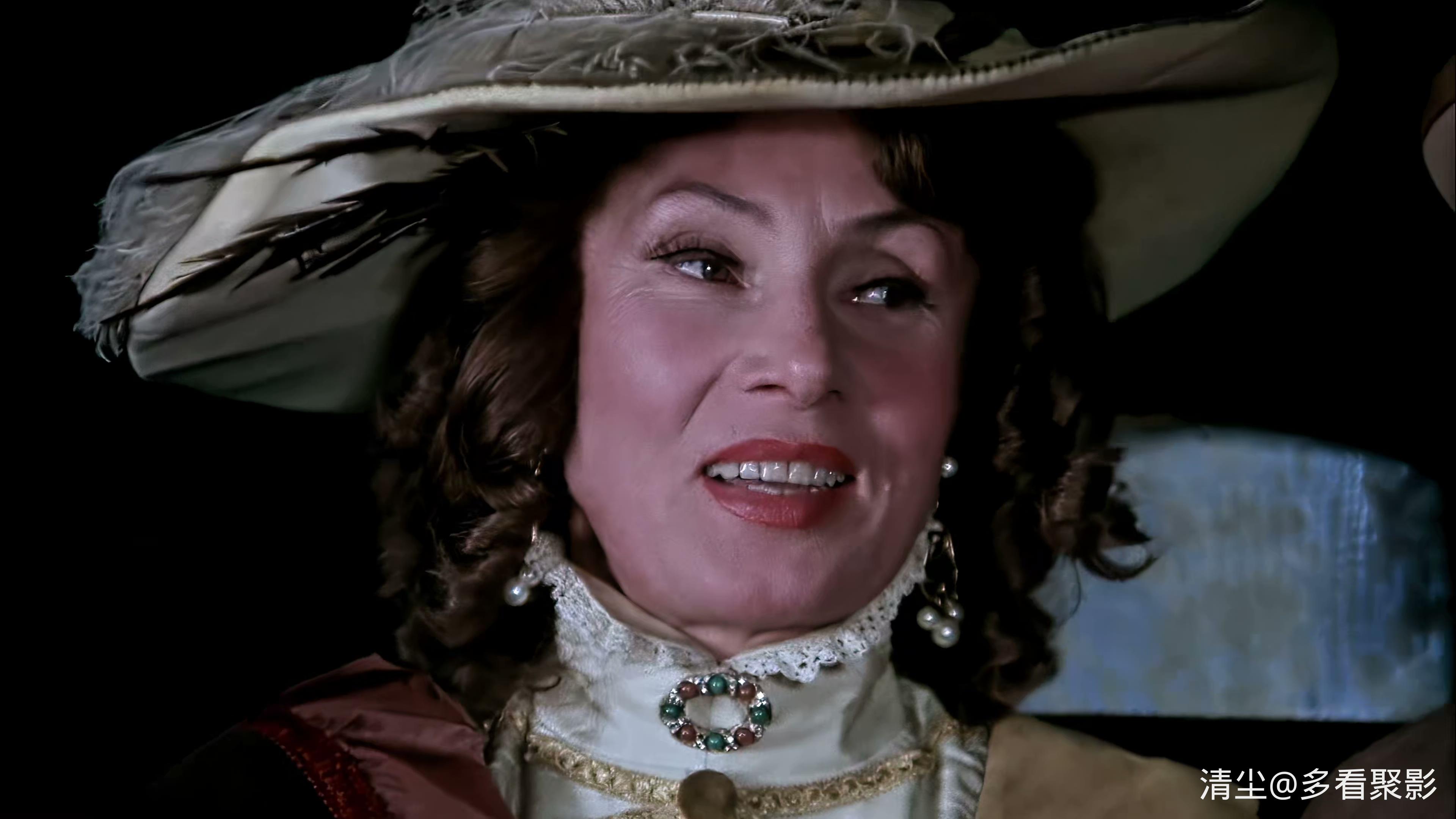 1986 蓝宝石项链 Colierul de turcoaze.mp4_20260423_164305.756.jpg